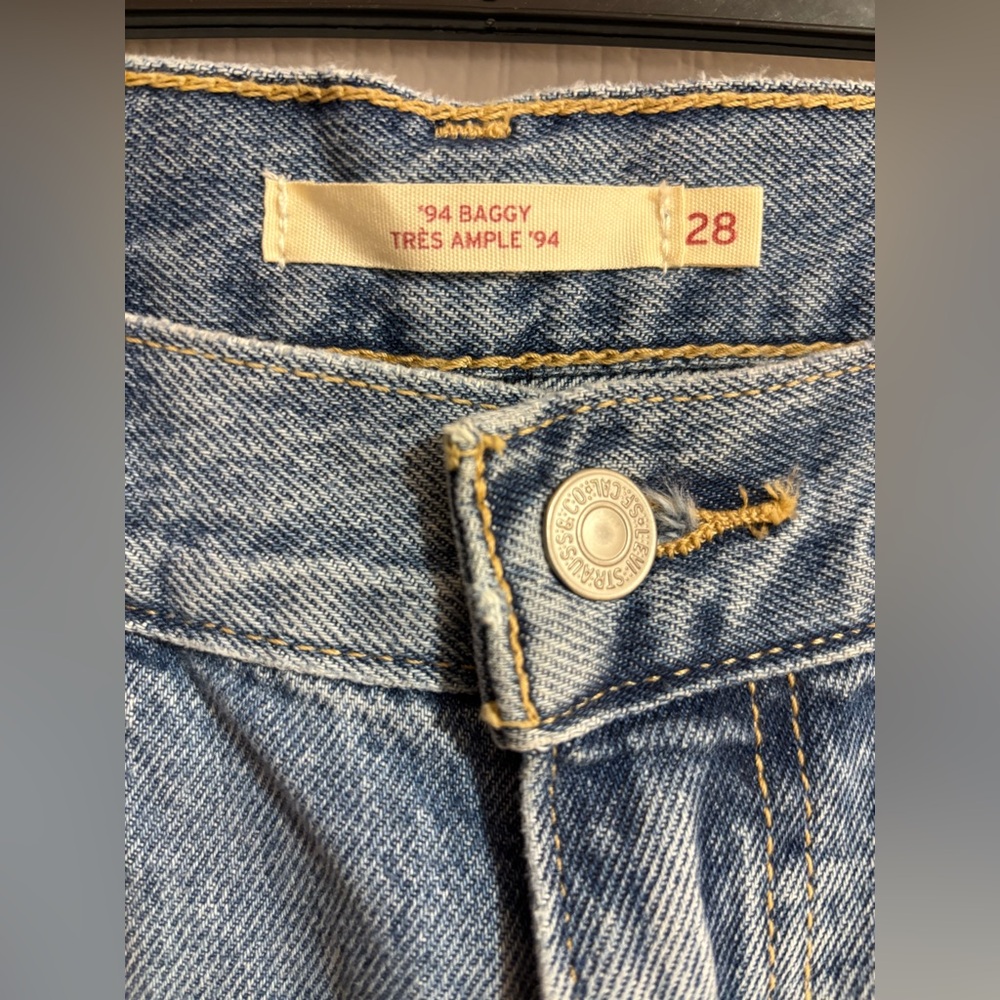 Levi’s 94 Baggy Vintage Mid Rise Straight Leg Ripped Denim Blue Jeans Size 28 - Picture 13 of 14
